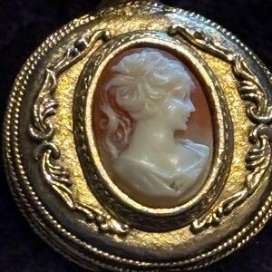 Vintage Max Factor Cameo powder case